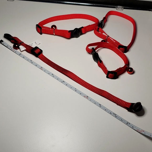 NEW Breakaway Cat Collars. Red w/ Black Clips, and Red Metal Bell. 4 pk - Picture 6 of 6